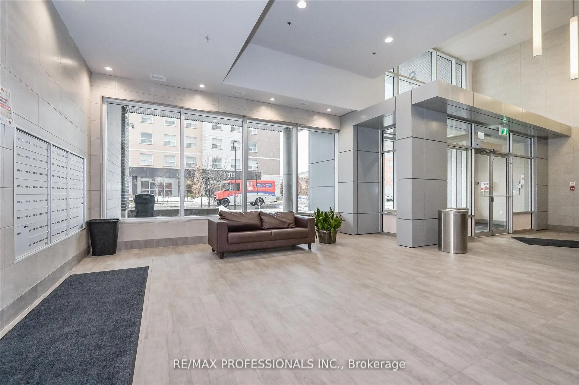 Photo 3 of Unit 2103, 318 Spruce Street, Waterloo, Lakeshore Village — HOMEH
