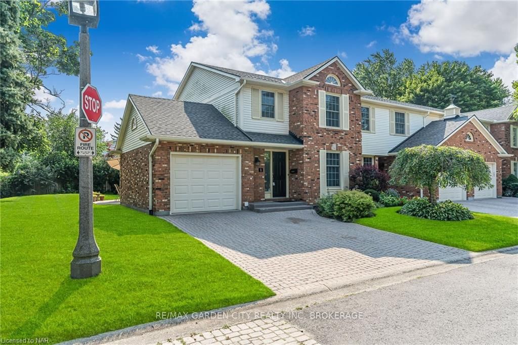 Photo 3 of Unit 1, 5 Carn Castle Gate, St. Catharines, Lakeshore — HOMEH