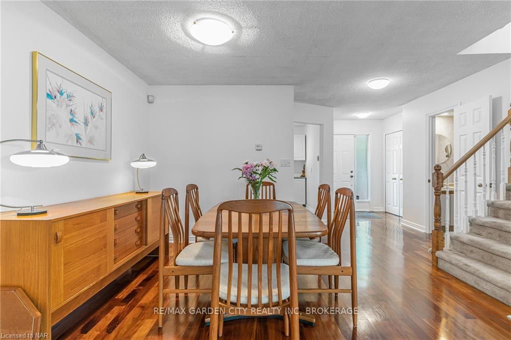 Photo 10 of Unit 1, 5 Carn Castle Gate, St. Catharines, Lakeshore — HOMEH