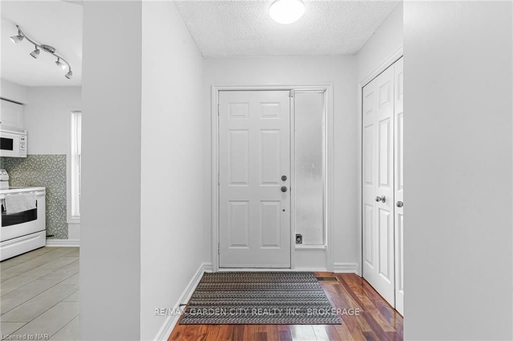 Photo 12 of Unit 1, 5 Carn Castle Gate, St. Catharines, Lakeshore — HOMEH