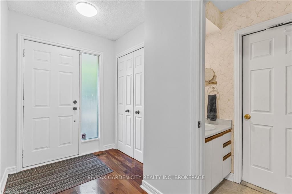 Photo 13 of Unit 1, 5 Carn Castle Gate, St. Catharines, Lakeshore — HOMEH