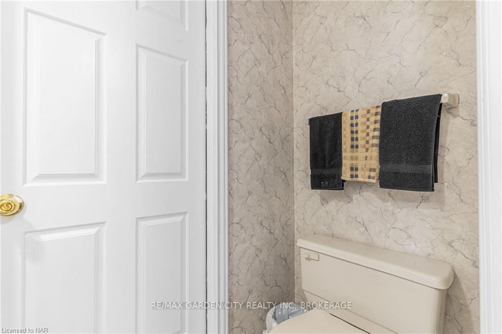 Photo 14 of Unit 1, 5 Carn Castle Gate, St. Catharines, Lakeshore — HOMEH