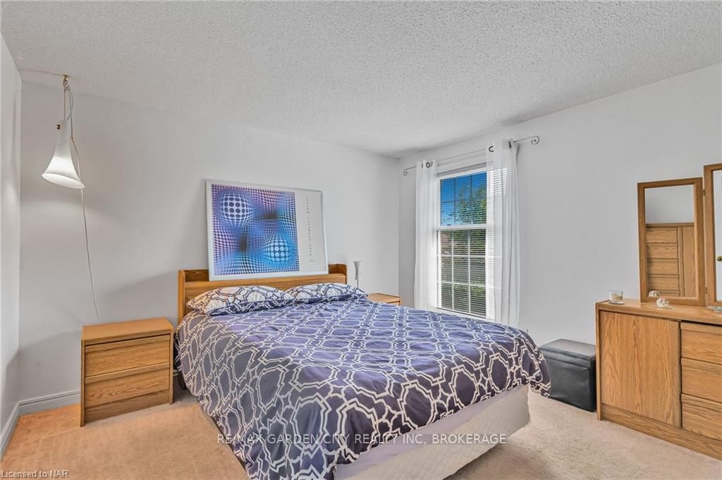 Photo 17 of Unit 1, 5 Carn Castle Gate, St. Catharines, Lakeshore — HOMEH