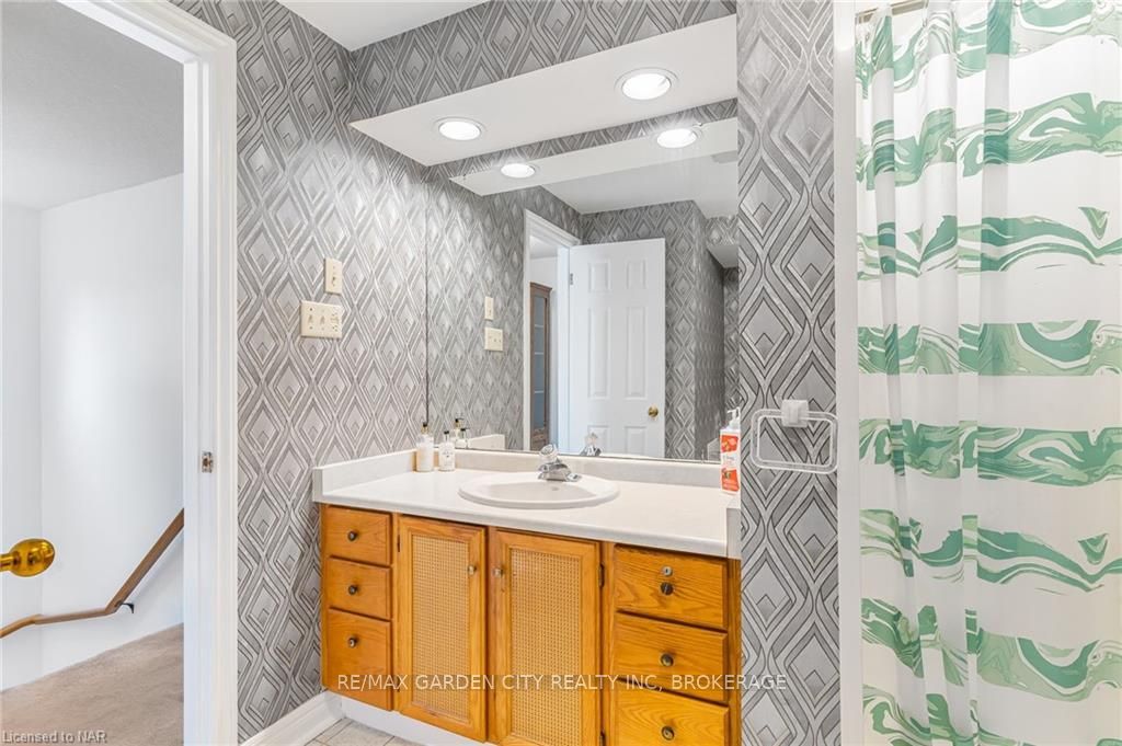 Photo 23 of Unit 1, 5 Carn Castle Gate, St. Catharines, Lakeshore — HOMEH