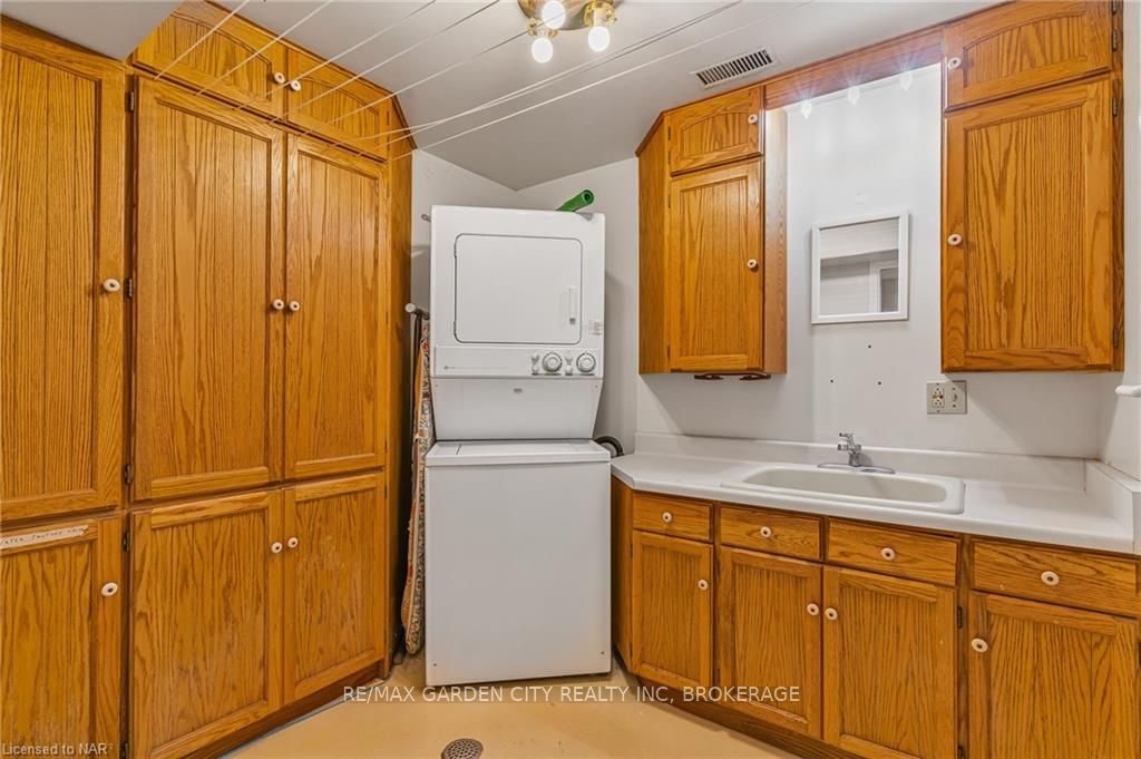 Photo 33 of Unit 1, 5 Carn Castle Gate, St. Catharines, Lakeshore — HOMEH
