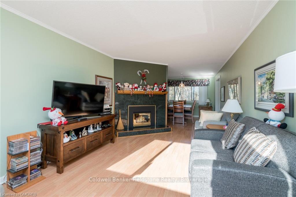Photo 4 of Unit 50, 30 Green Valley Drive, Kitchener, Pioneer Park — HOMEH