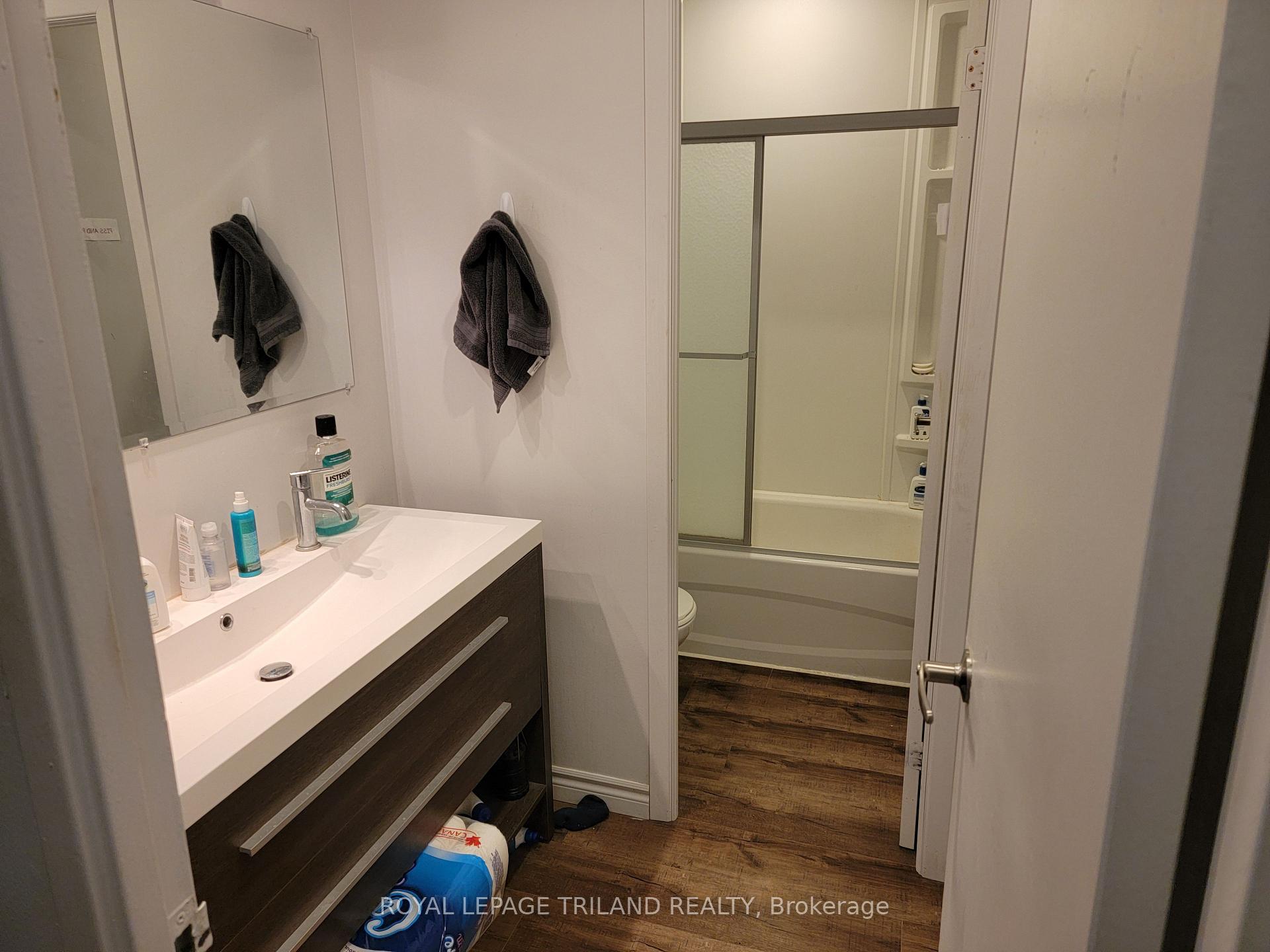 Photo 7 of Unit 4, 109 Westmount Road N, Waterloo, Beechwood — HOMEH