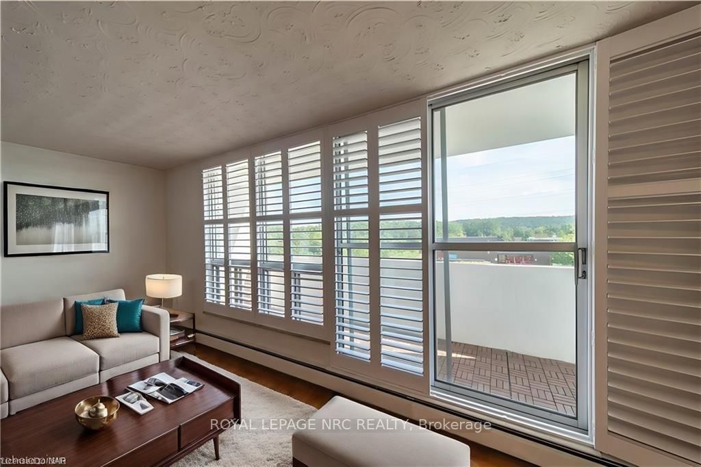 Photo 5 of Unit 406, 35 Towering Heights Boulevard, St. Catharines, Glendale/Glenridge — HOMEH
