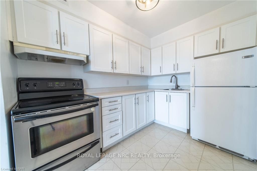 Photo 7 of Unit 406, 35 Towering Heights Boulevard, St. Catharines, Glendale/Glenridge — HOMEH