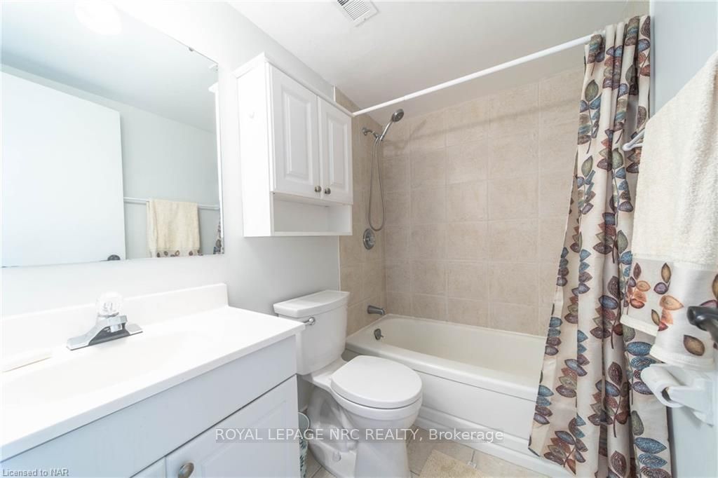 Photo 10 of Unit 406, 35 Towering Heights Boulevard, St. Catharines, Glendale/Glenridge — HOMEH