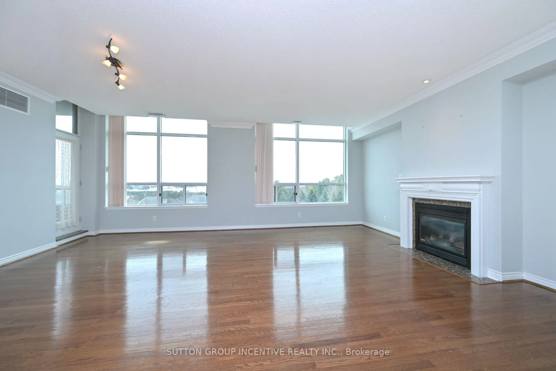 Photo 10 of Unit 508, 4 Briar Hill Heights, New Tecumseth, Alliston — HOMEH