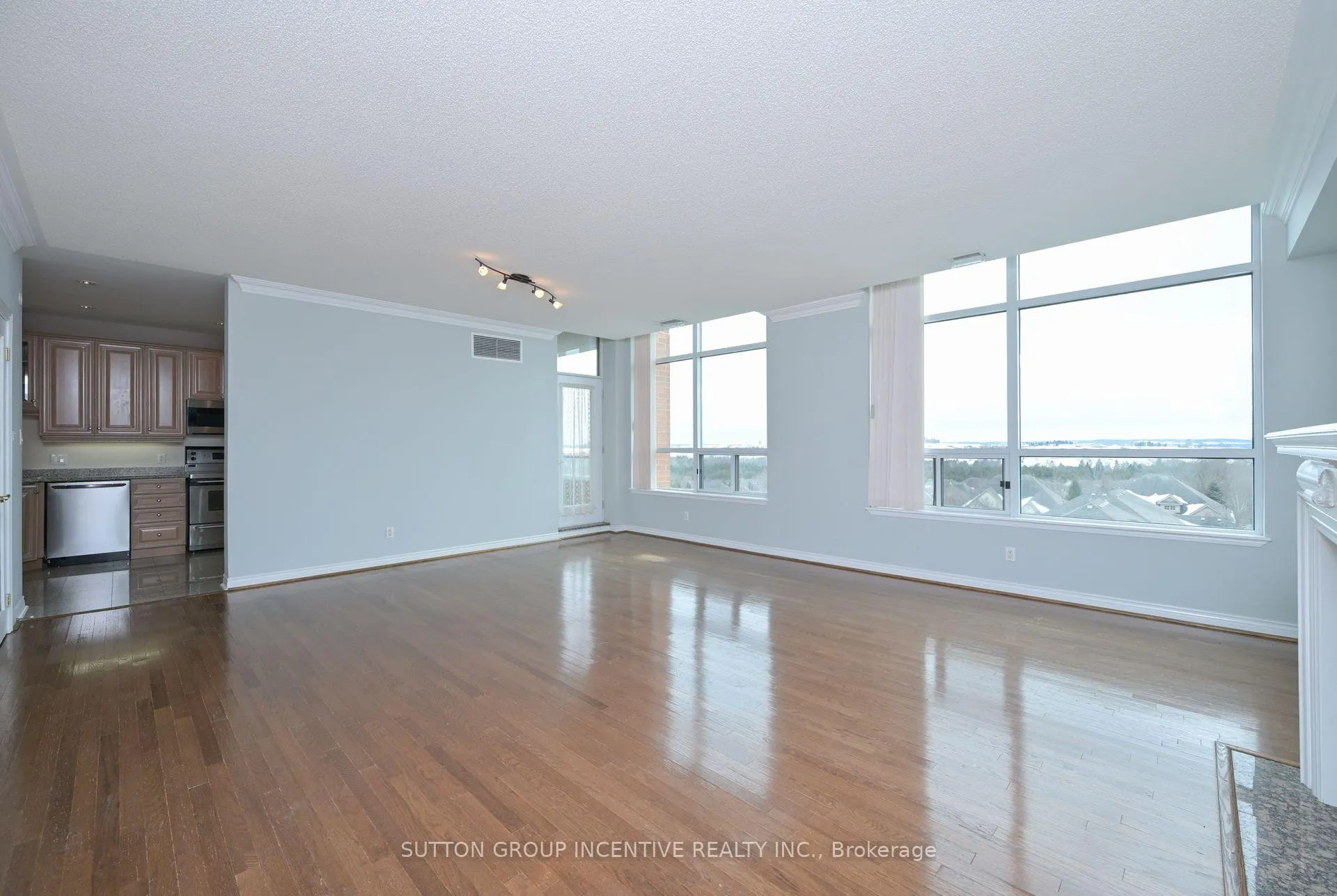 Photo 11 of Unit 508, 4 Briar Hill Heights, New Tecumseth, Alliston — HOMEH