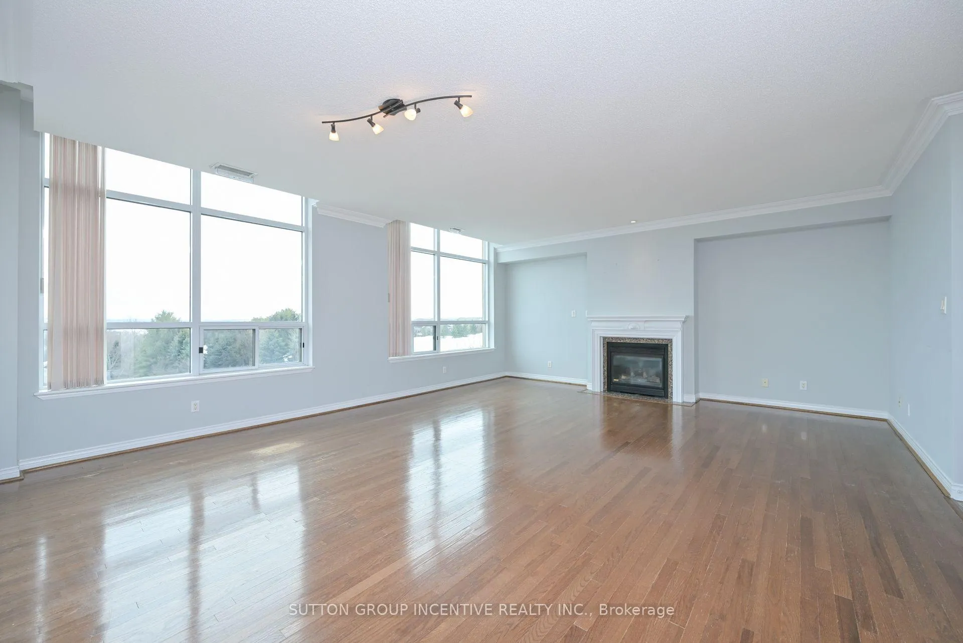 Photo 13 of Unit 508, 4 Briar Hill Heights, New Tecumseth, Alliston — HOMEH