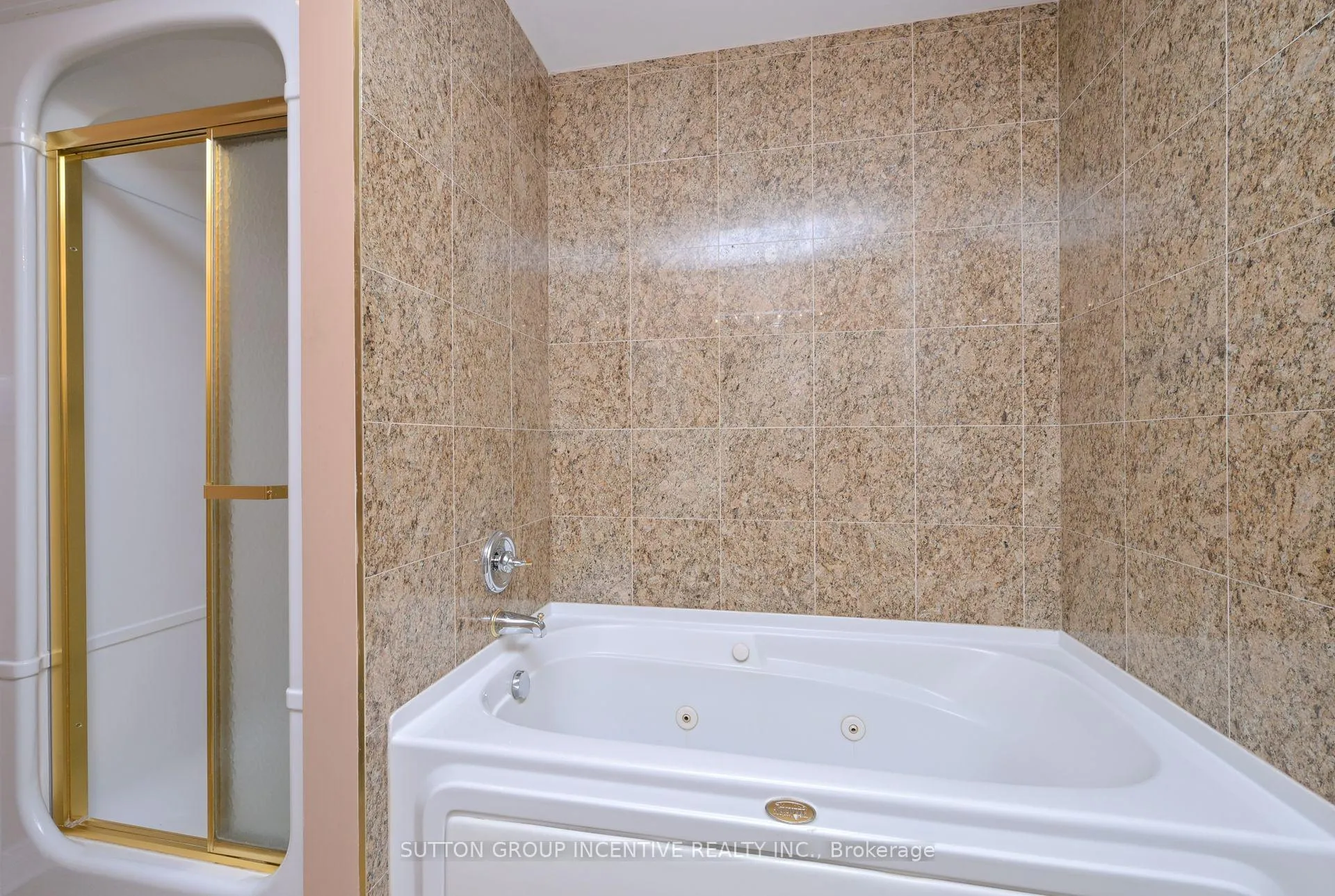Photo 21 of Unit 508, 4 Briar Hill Heights, New Tecumseth, Alliston — HOMEH