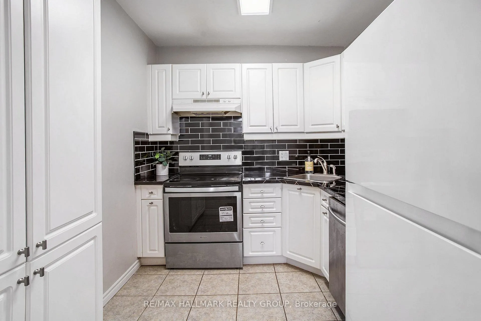 Photo 8 of Unit 1508, 2000 Jasmine Crescent, Ottawa, Beacon Hill South — HOMEH