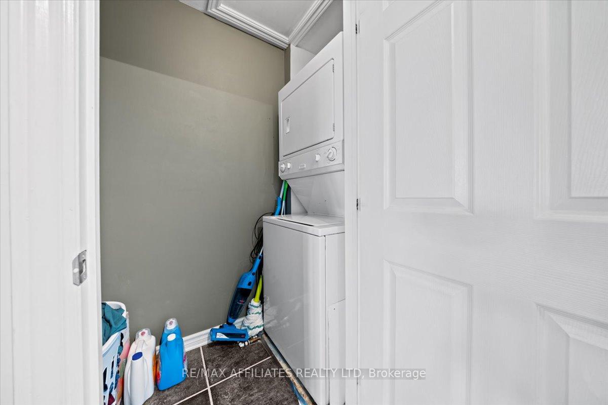 Photo 2 of Unit I, 241 Crestway Crescent Drive, Ottawa, Barrhaven East — HOMEH