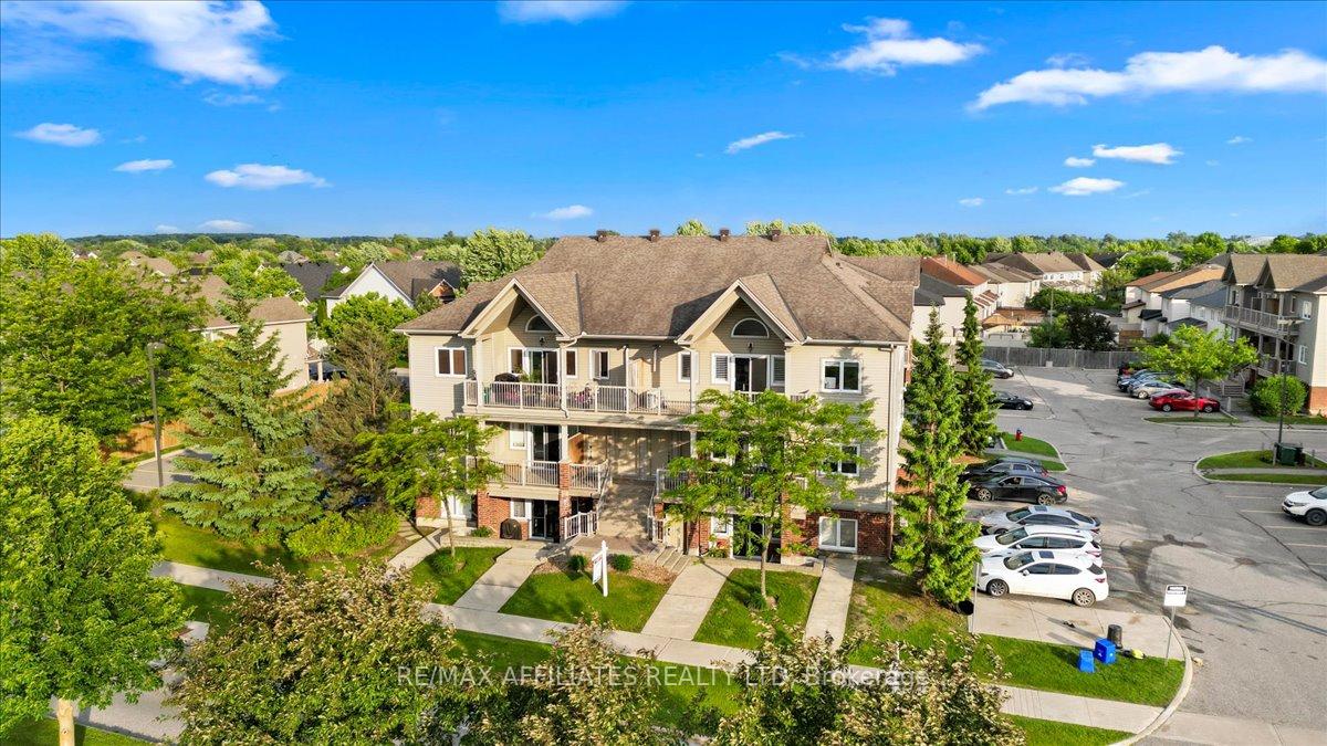 Photo 6 of Unit I, 241 Crestway Crescent Drive, Ottawa, Barrhaven East — HOMEH