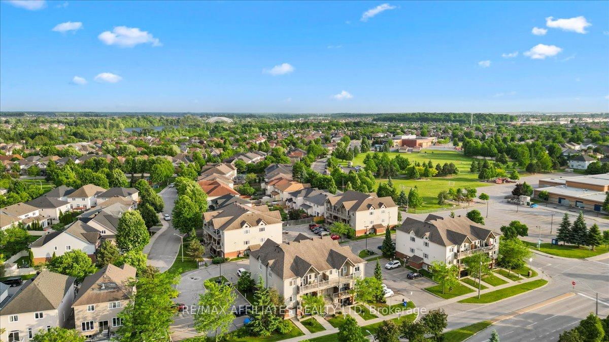Photo 8 of Unit I, 241 Crestway Crescent Drive, Ottawa, Barrhaven East — HOMEH