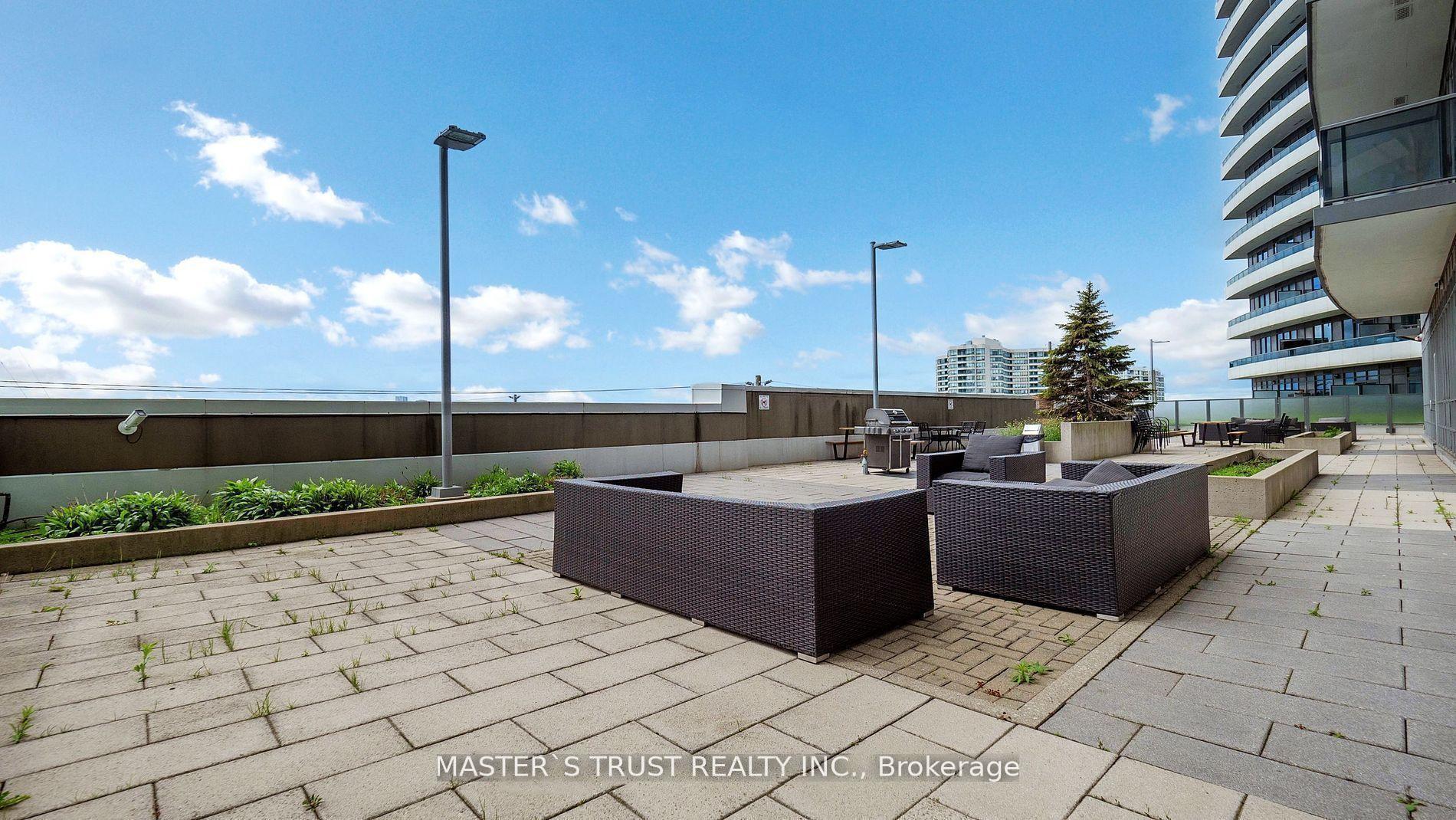 Photo 8 of Unit 739, 7171 Yonge Street, Markham, Grandview — HOMEH