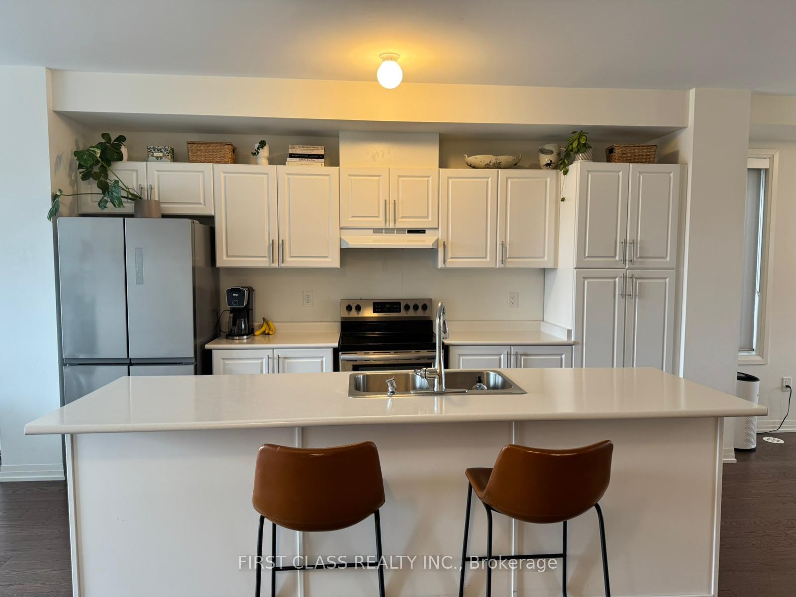 Photo 7 of 17 Prince William Boulevard, Clarington, Bowmanville — HOMEH
