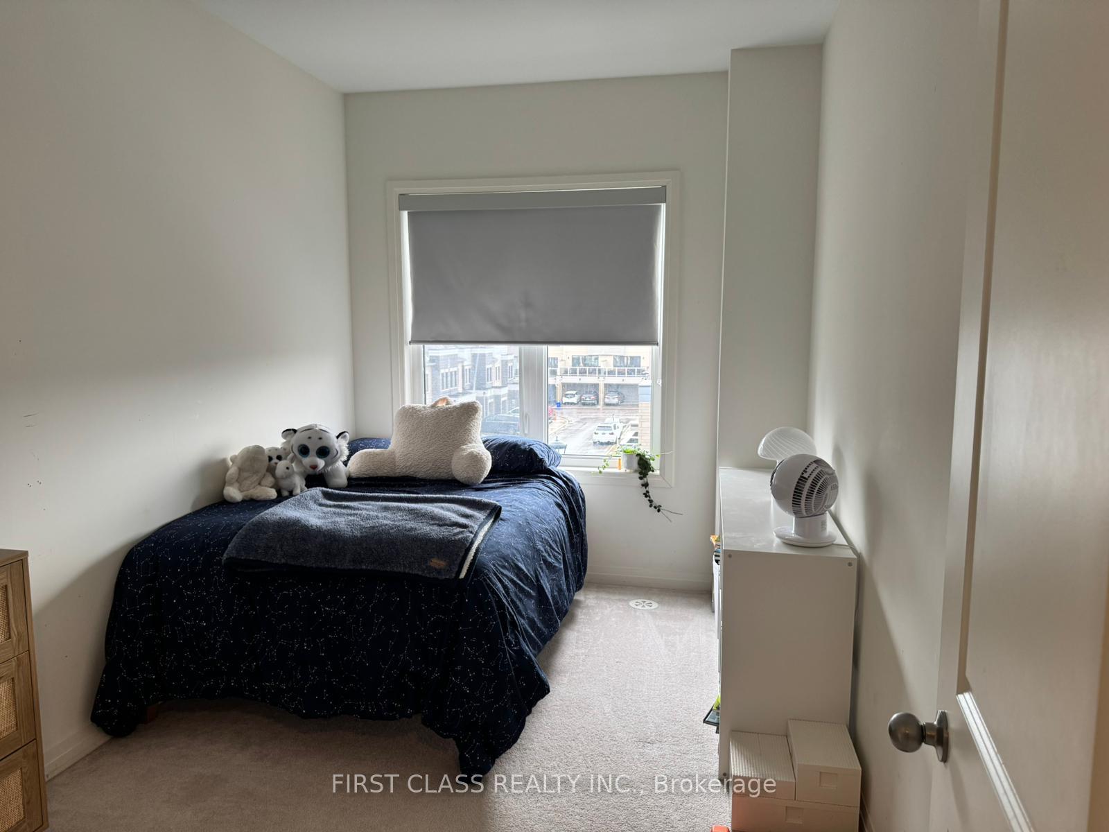 Photo 8 of 17 Prince William Boulevard, Clarington, Bowmanville — HOMEH