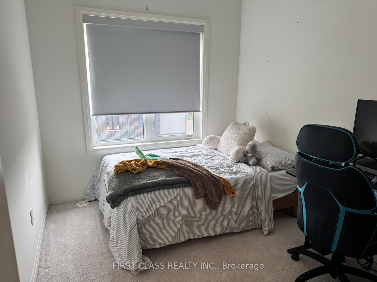 Photo 13 of 17 Prince William Boulevard, Clarington, Bowmanville — HOMEH