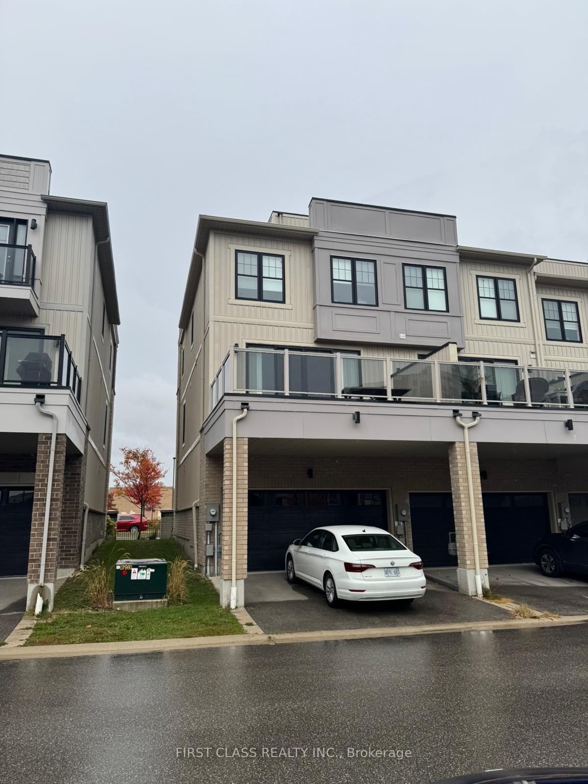Photo 16 of 17 Prince William Boulevard, Clarington, Bowmanville — HOMEH