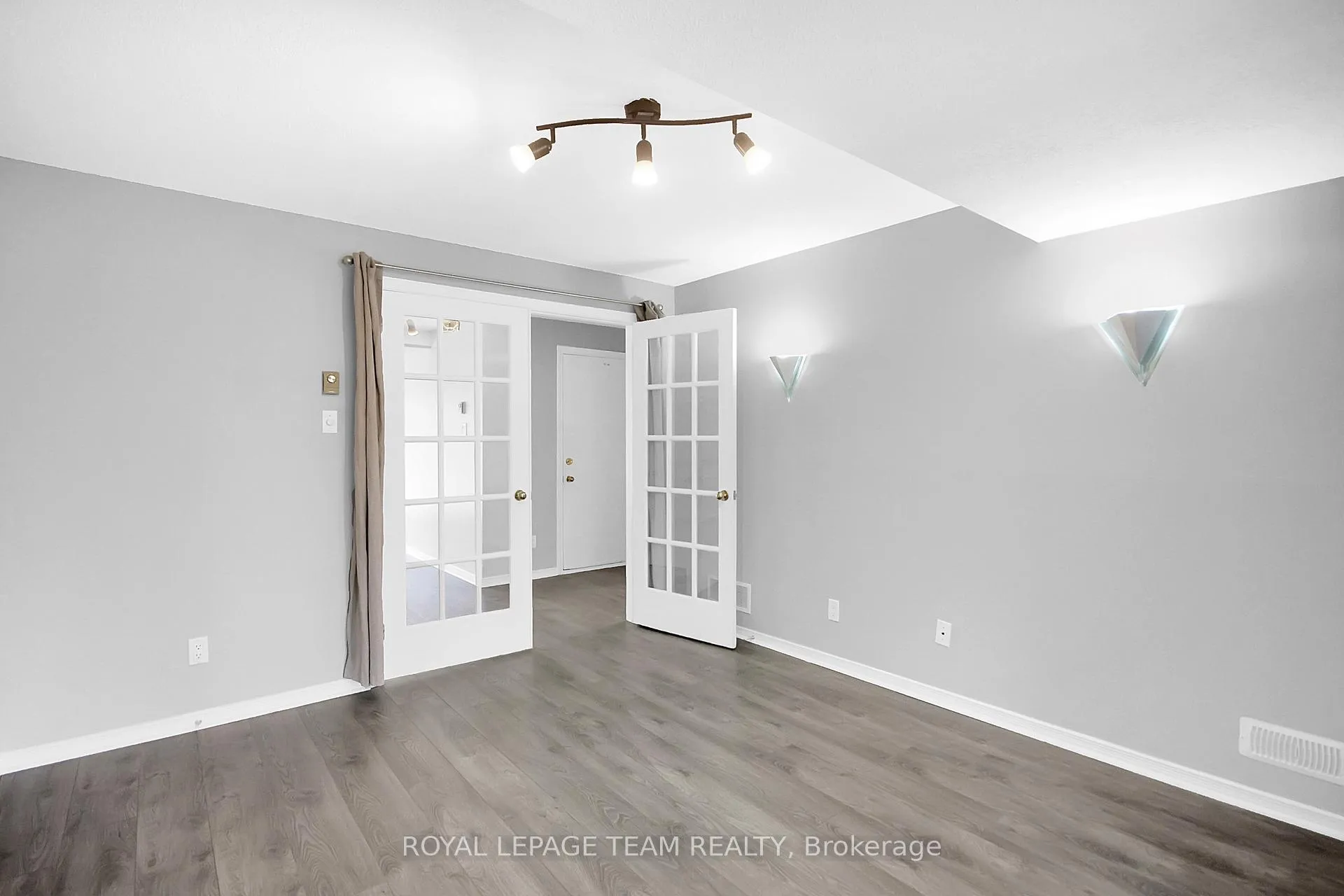 Photo 7 of 7 Wrenwood Crescent, Ottawa, Centrepointe — HOMEH