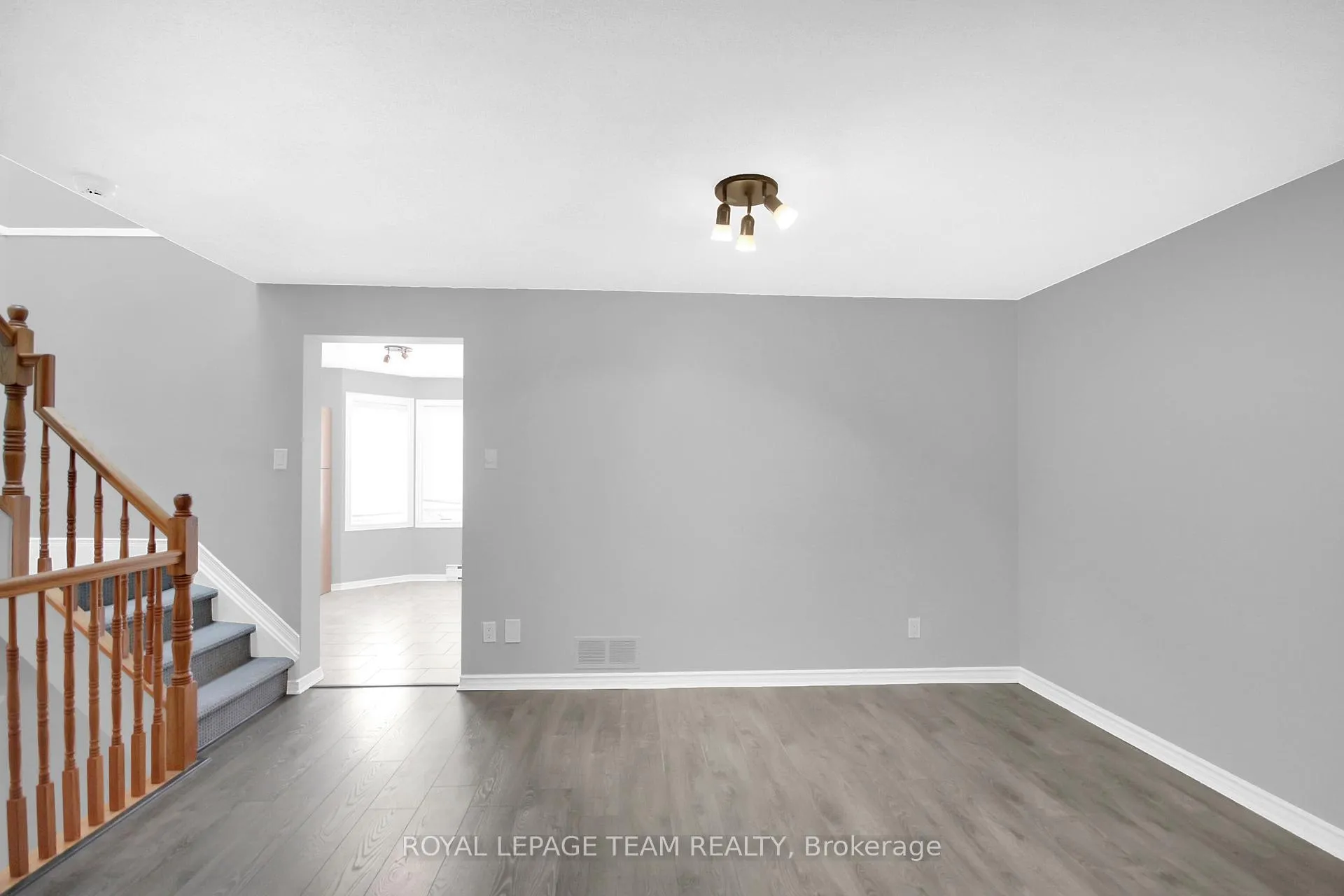 Photo 11 of 7 Wrenwood Crescent, Ottawa, Centrepointe — HOMEH