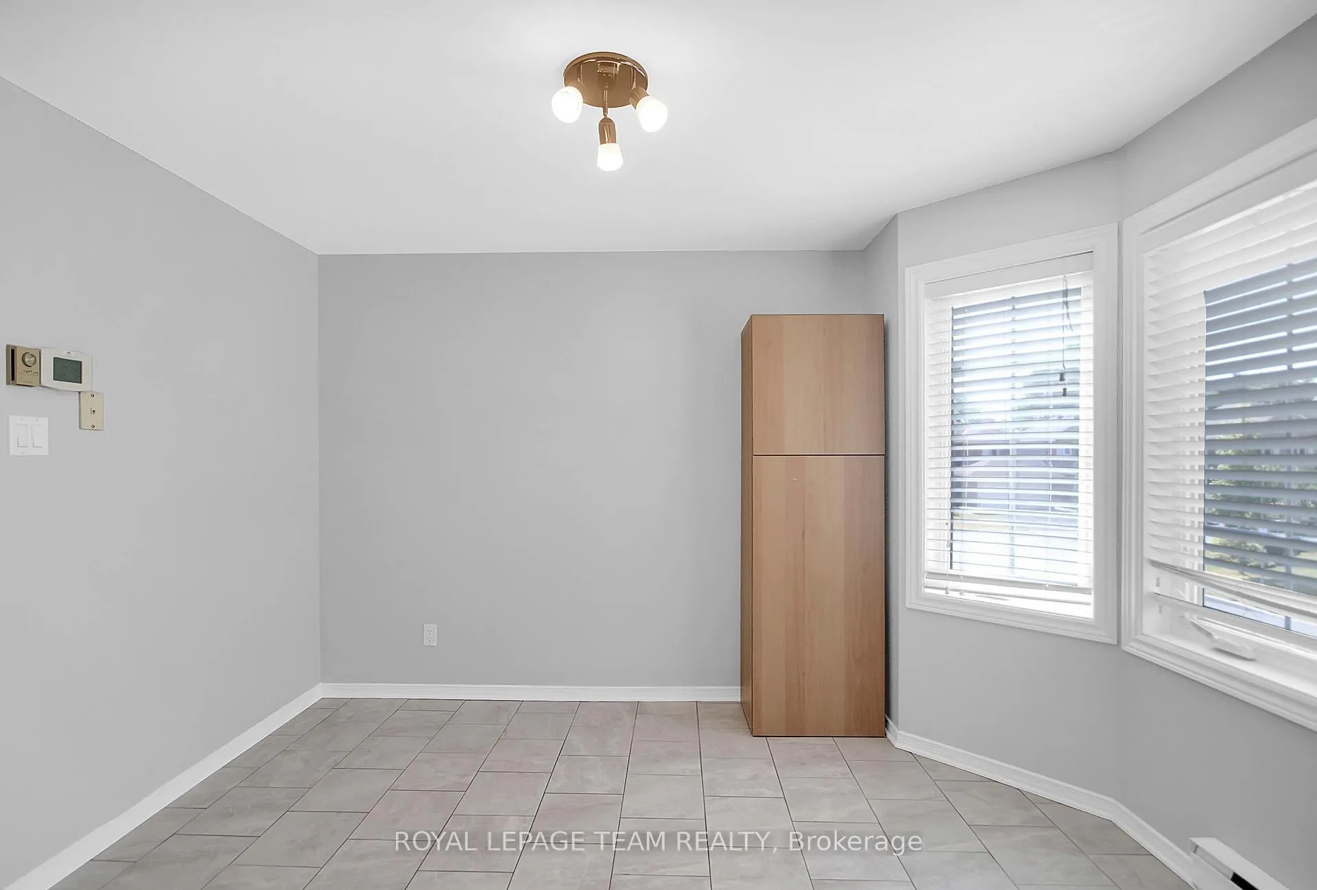 Photo 12 of 7 Wrenwood Crescent, Ottawa, Centrepointe — HOMEH