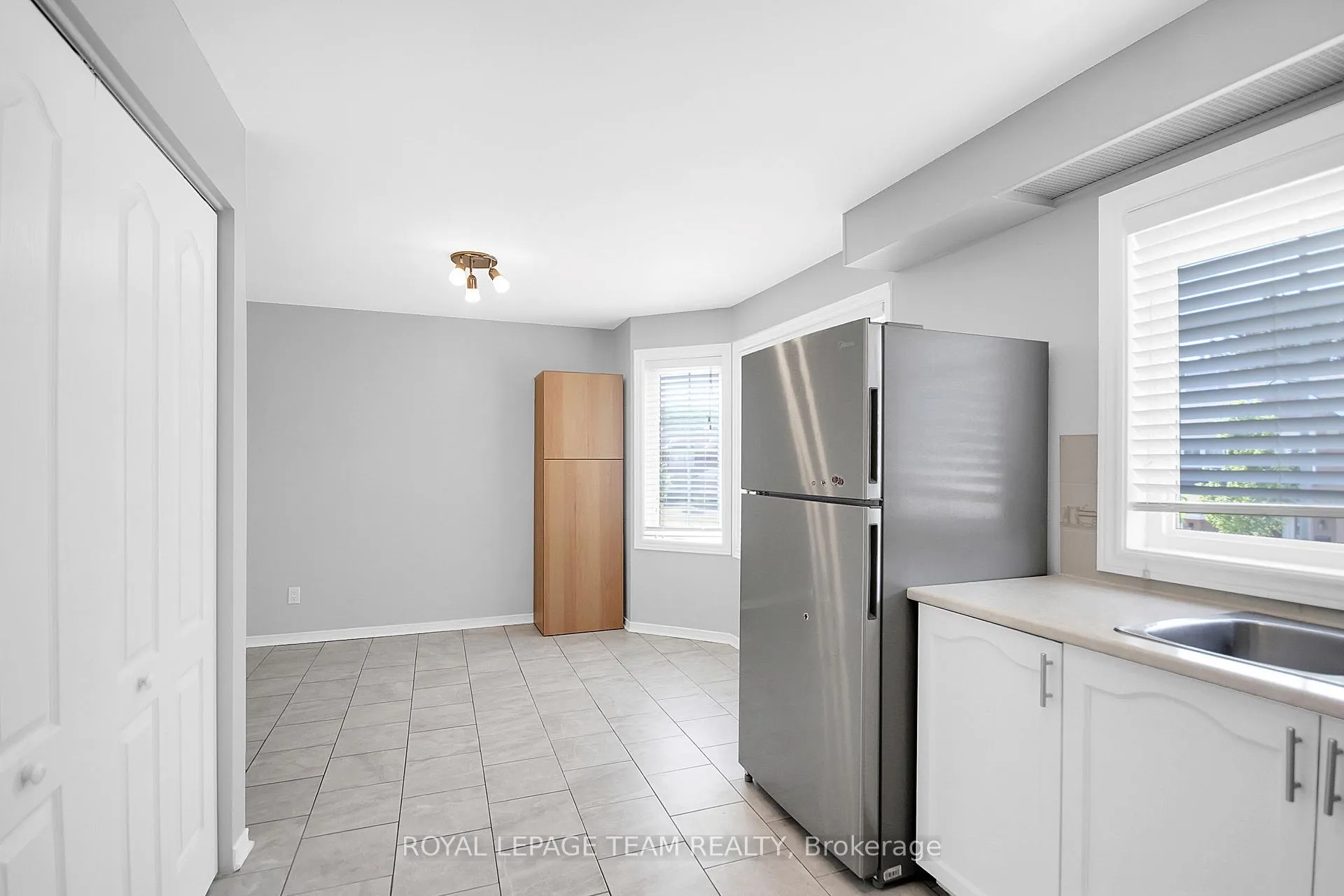 Photo 14 of 7 Wrenwood Crescent, Ottawa, Centrepointe — HOMEH
