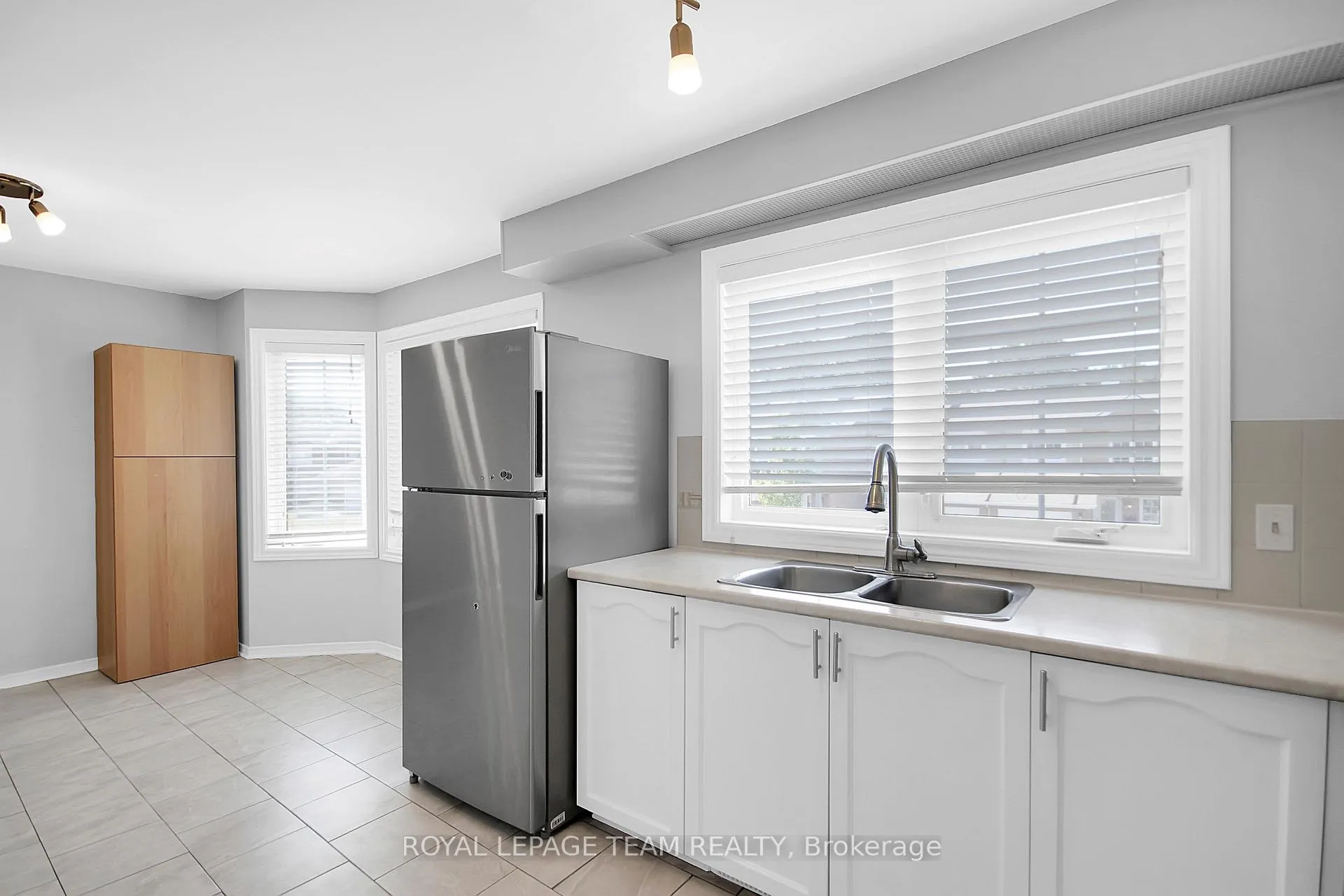 Photo 16 of 7 Wrenwood Crescent, Ottawa, Centrepointe — HOMEH