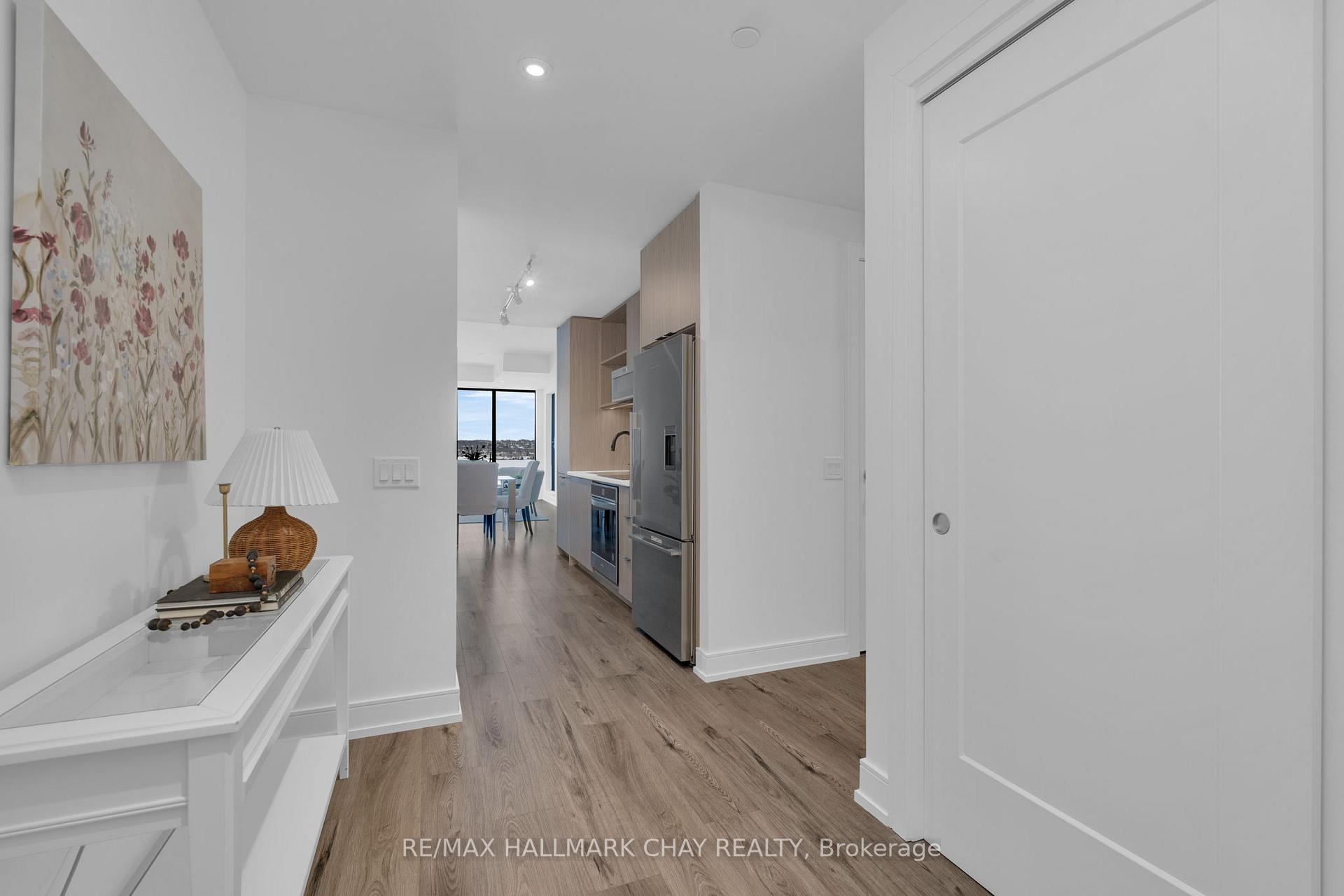 Photo 5 of Unit 810, 185 Dunlop Street E, Barrie, Lakeshore — HOMEH