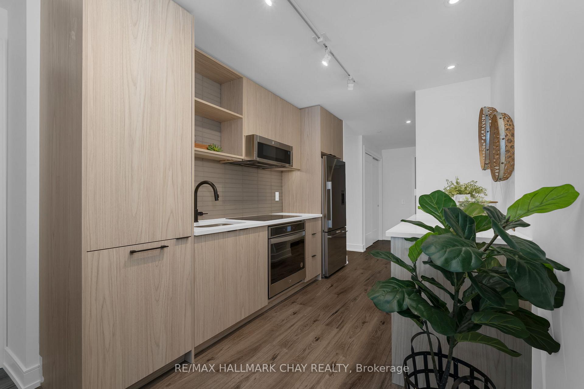 Photo 8 of Unit 810, 185 Dunlop Street E, Barrie, Lakeshore — HOMEH