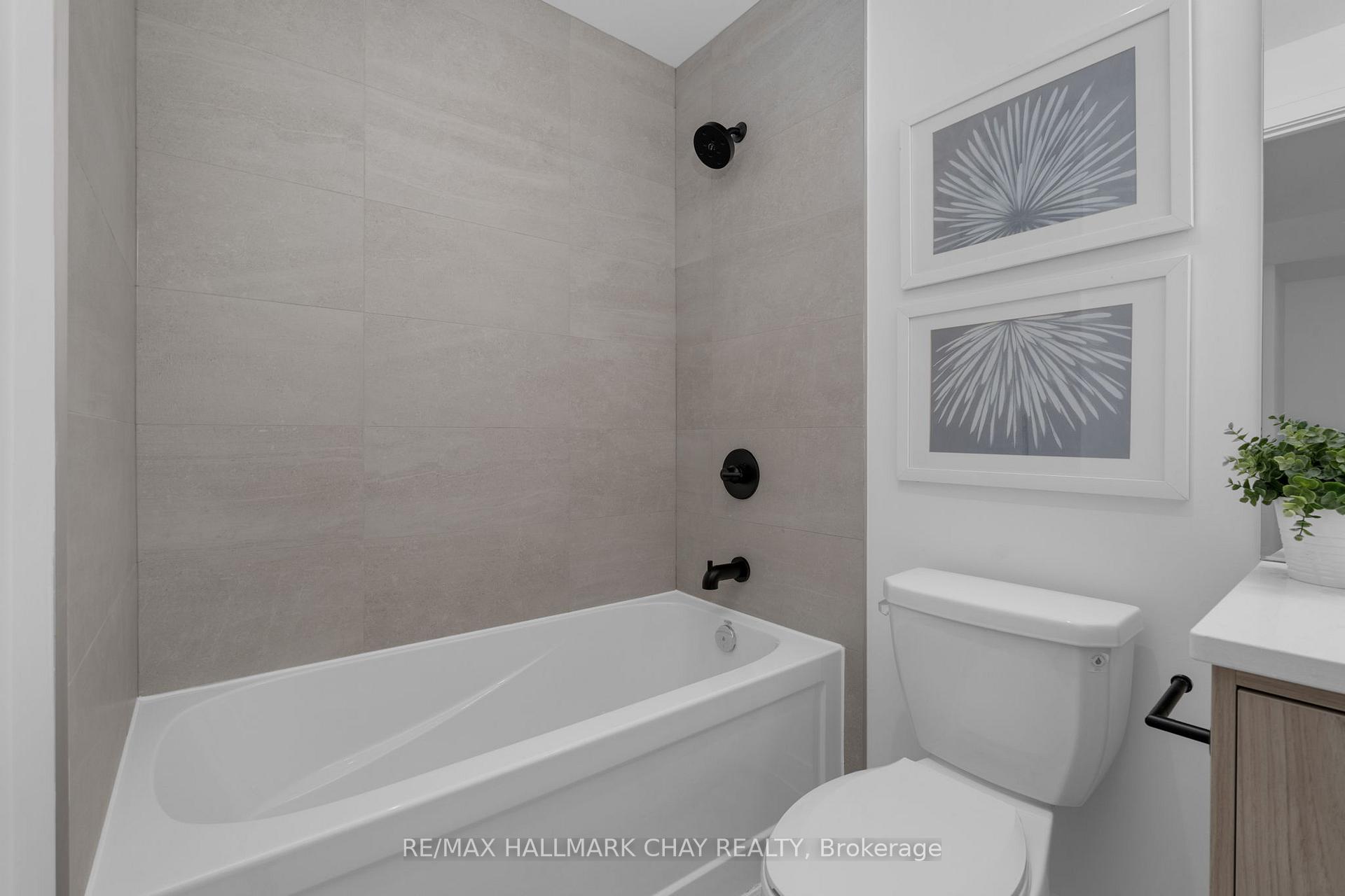 Photo 27 of Unit 810, 185 Dunlop Street E, Barrie, Lakeshore — HOMEH