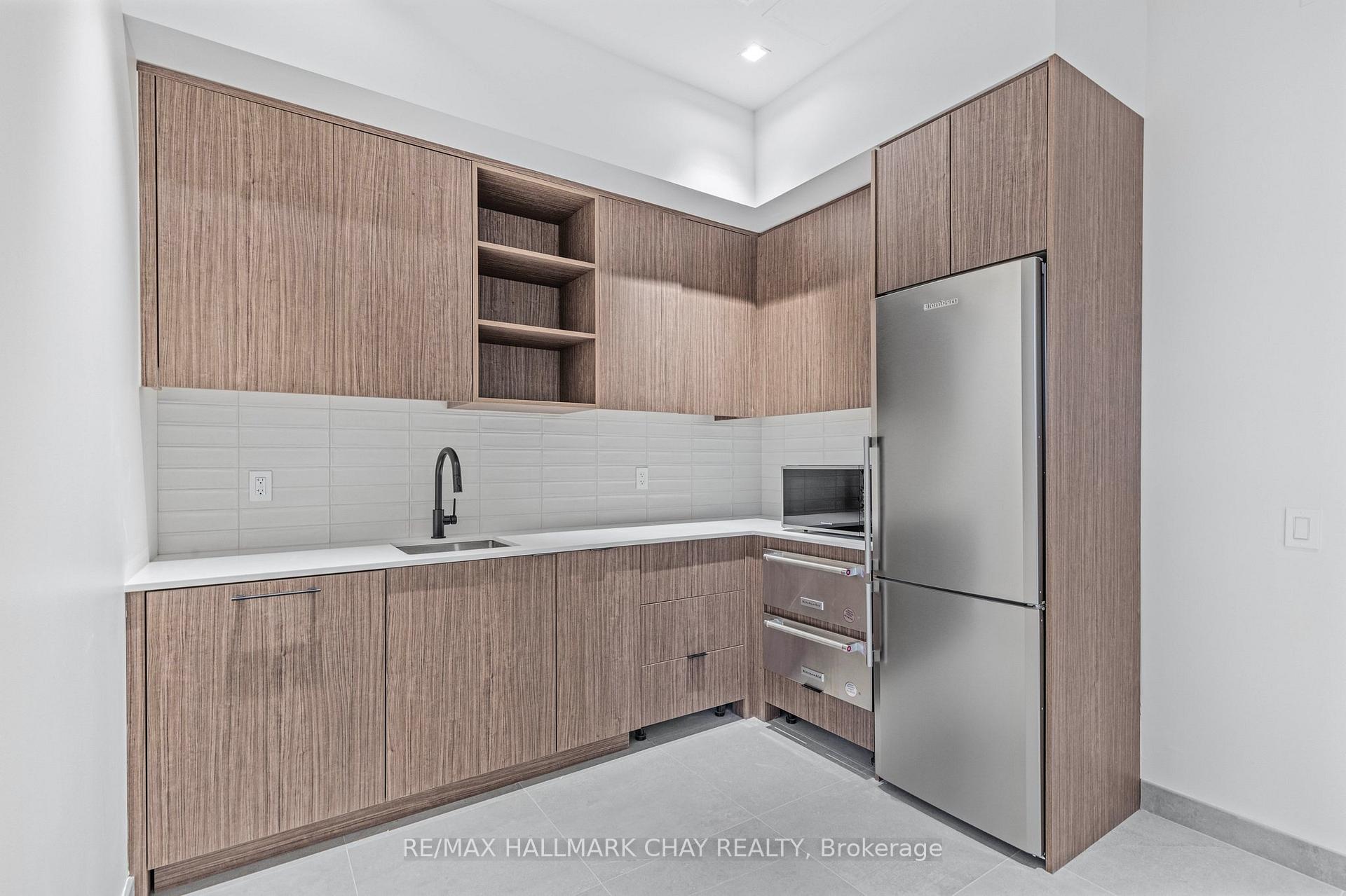 Photo 40 of Unit 810, 185 Dunlop Street E, Barrie, Lakeshore — HOMEH