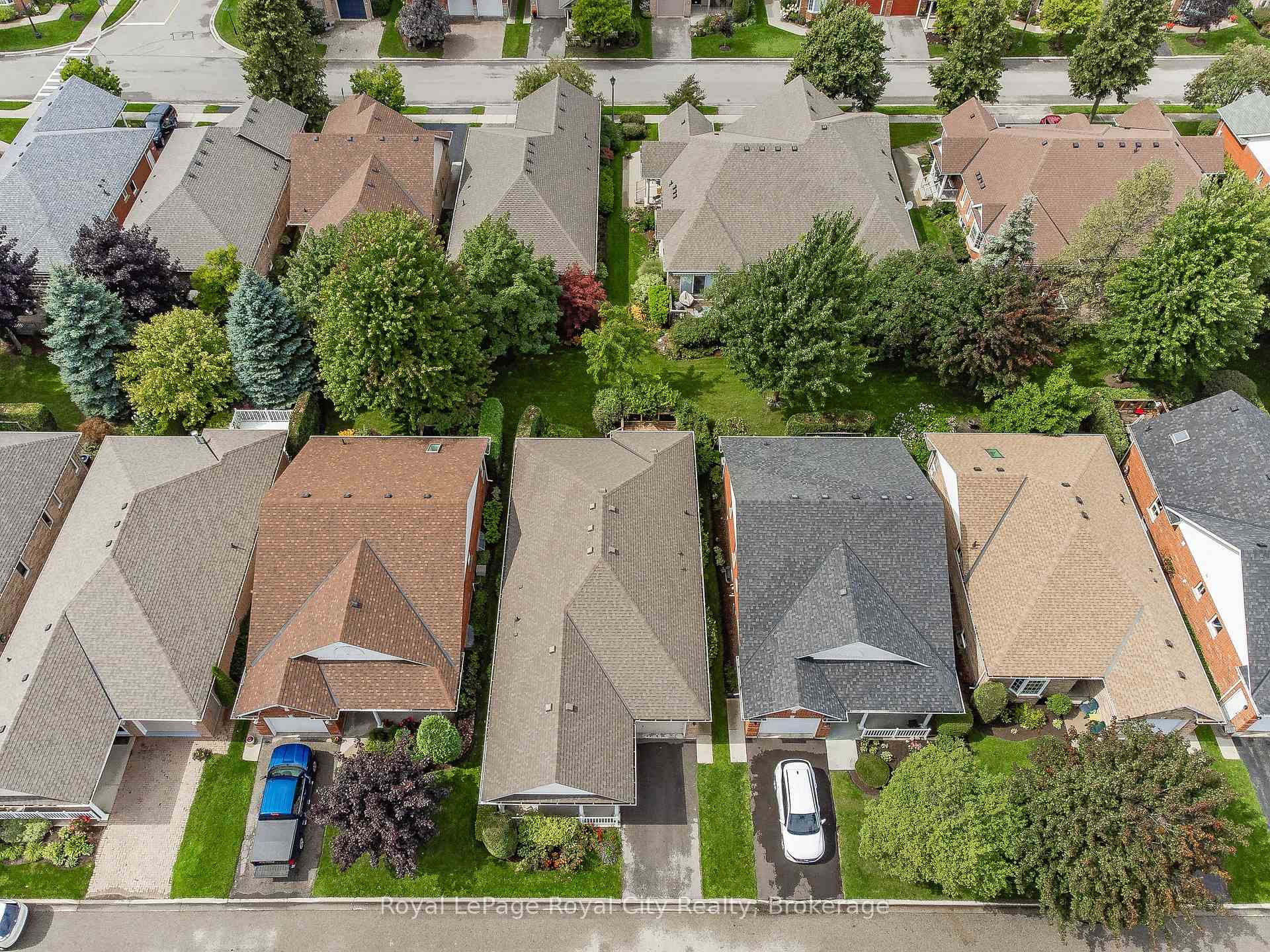 Photo 2 of 24 Beechlawn Boulevard, Guelph, Village By The Arboretum — HOMEH