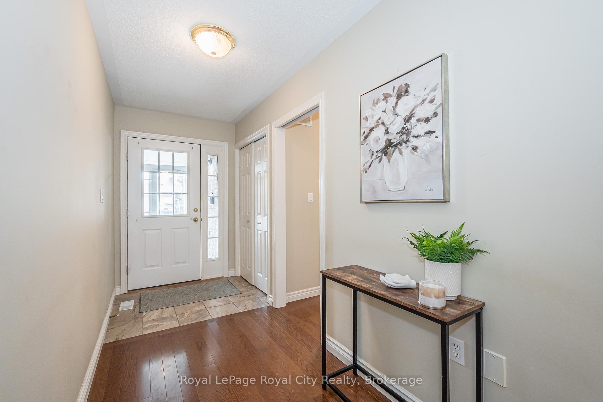 Photo 7 of 24 Beechlawn Boulevard, Guelph, Village By The Arboretum — HOMEH