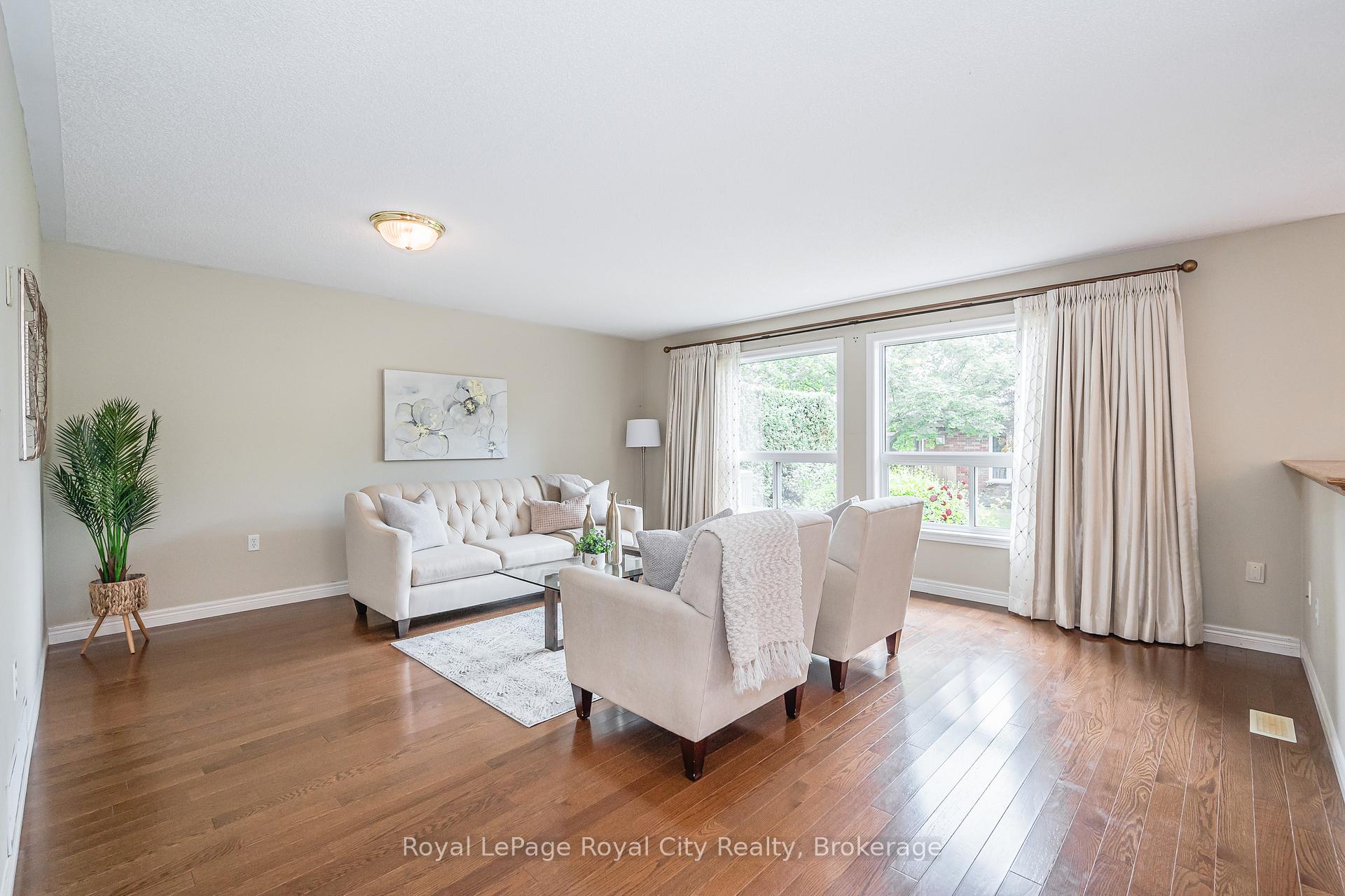 Photo 8 of 24 Beechlawn Boulevard, Guelph, Village By The Arboretum — HOMEH