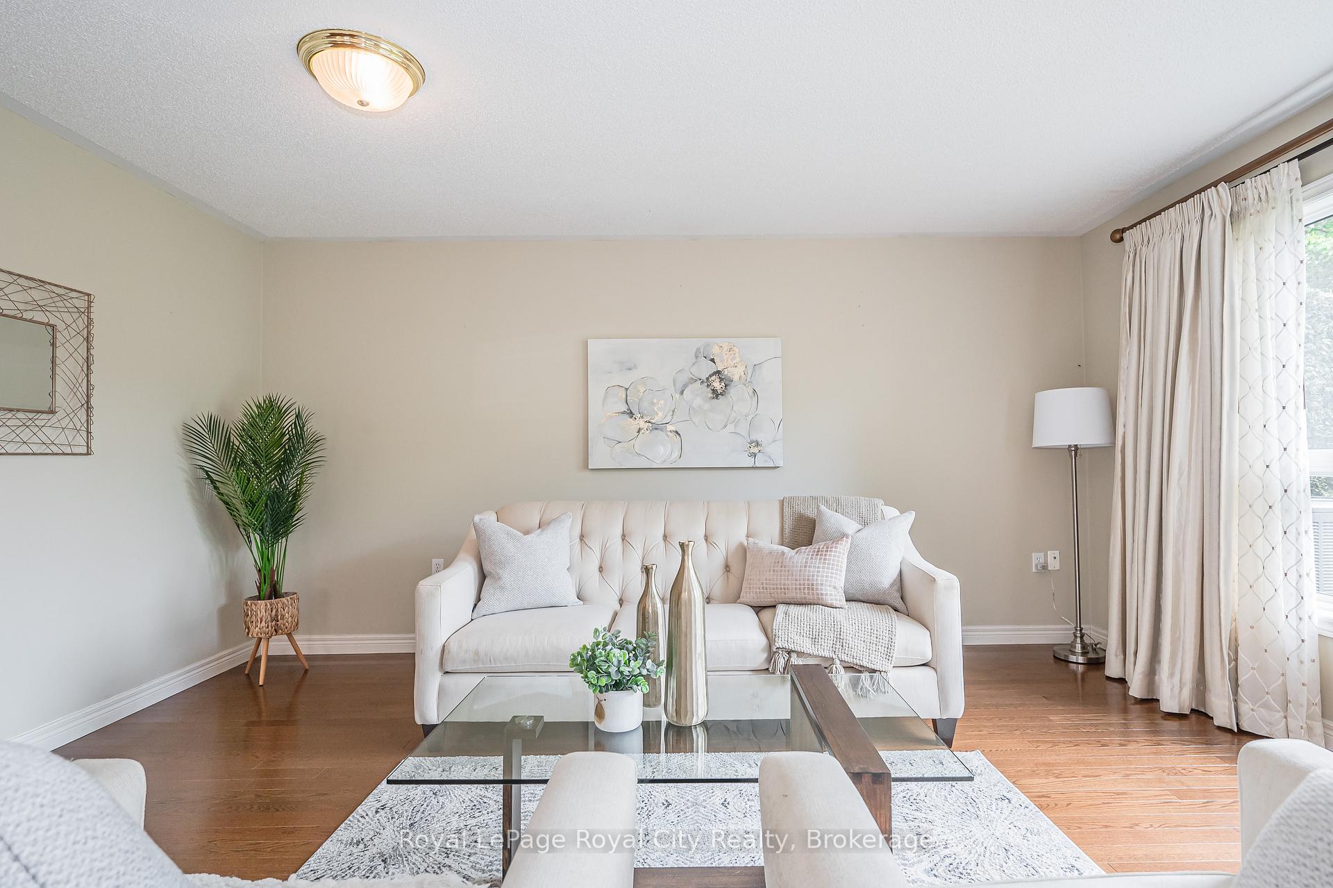 Photo 9 of 24 Beechlawn Boulevard, Guelph, Village By The Arboretum — HOMEH
