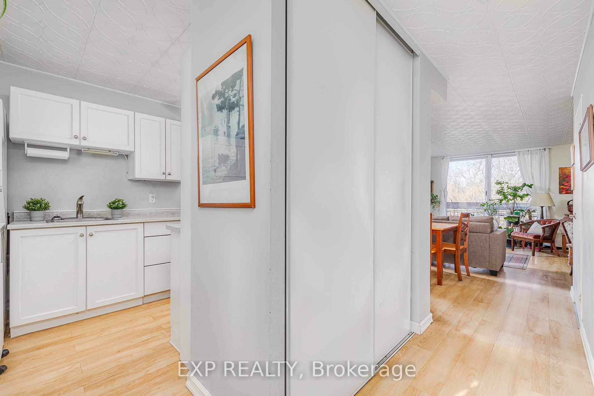 Photo 4 of Unit 243, 350 Quigley Road, Hamilton, Vincent — HOMEH