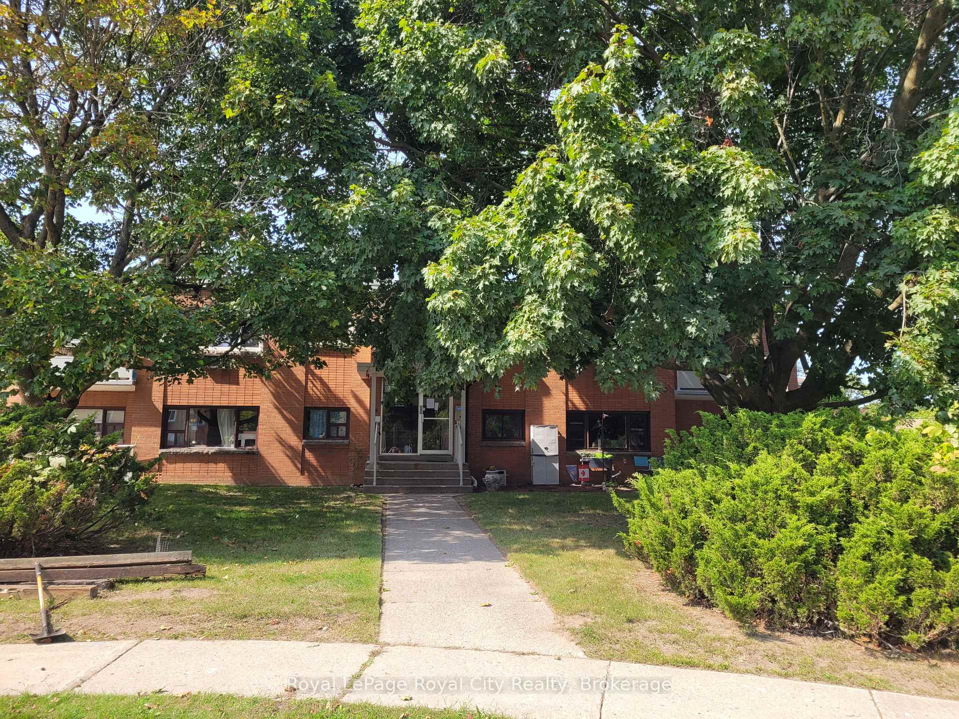 Front of Unit 107, 1 Sunnylea Crescent