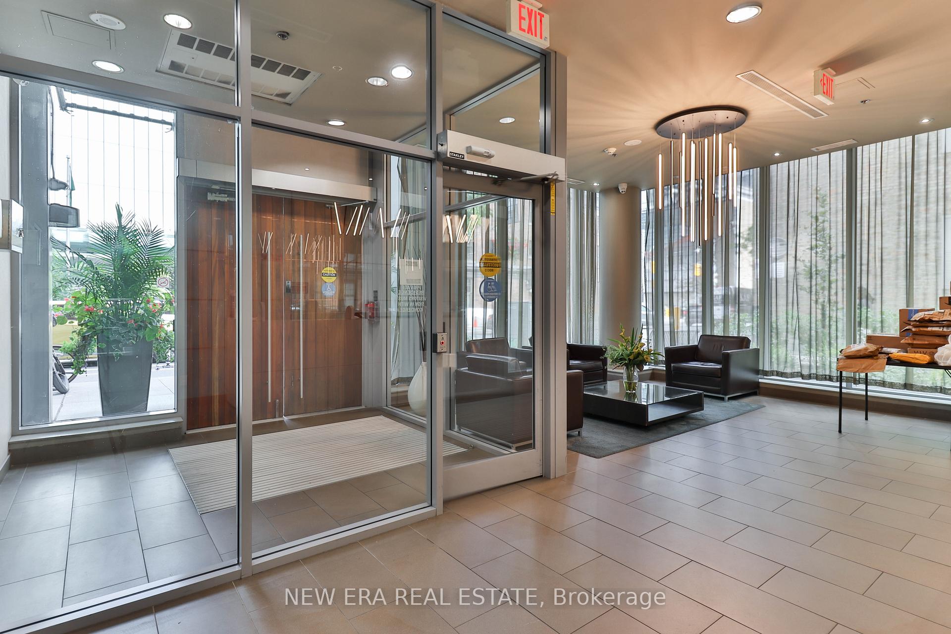 Photo 3 of Unit 411, 126 Simcoe Street, Toronto, Waterfront Communities — HOMEH