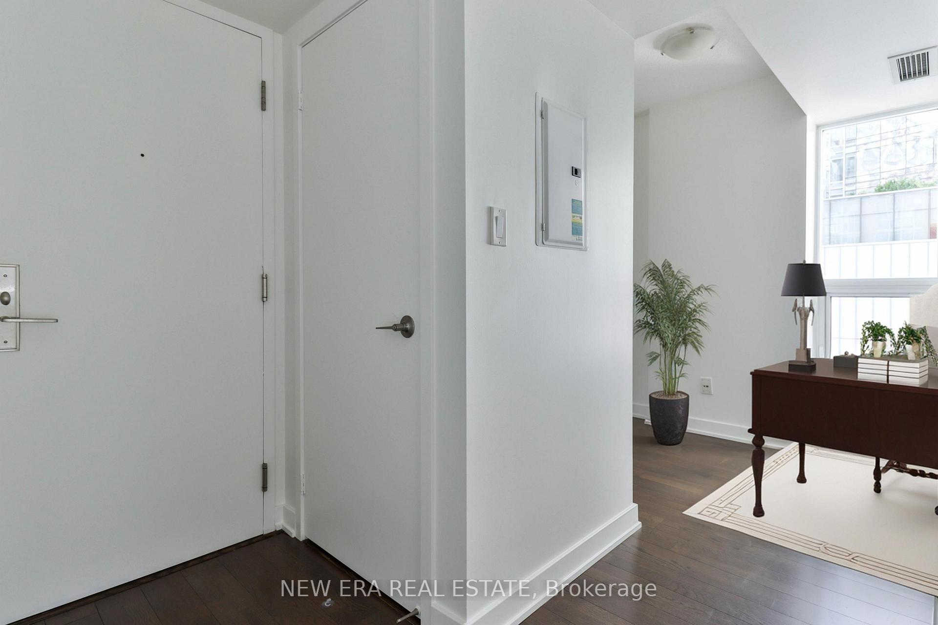 Photo 10 of Unit 411, 126 Simcoe Street, Toronto, Waterfront Communities — HOMEH