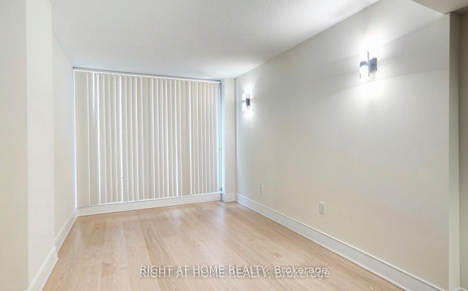 Photo 6 of Unit 201, 350 Webb Drive, Mississauga, City Centre — HOMEH