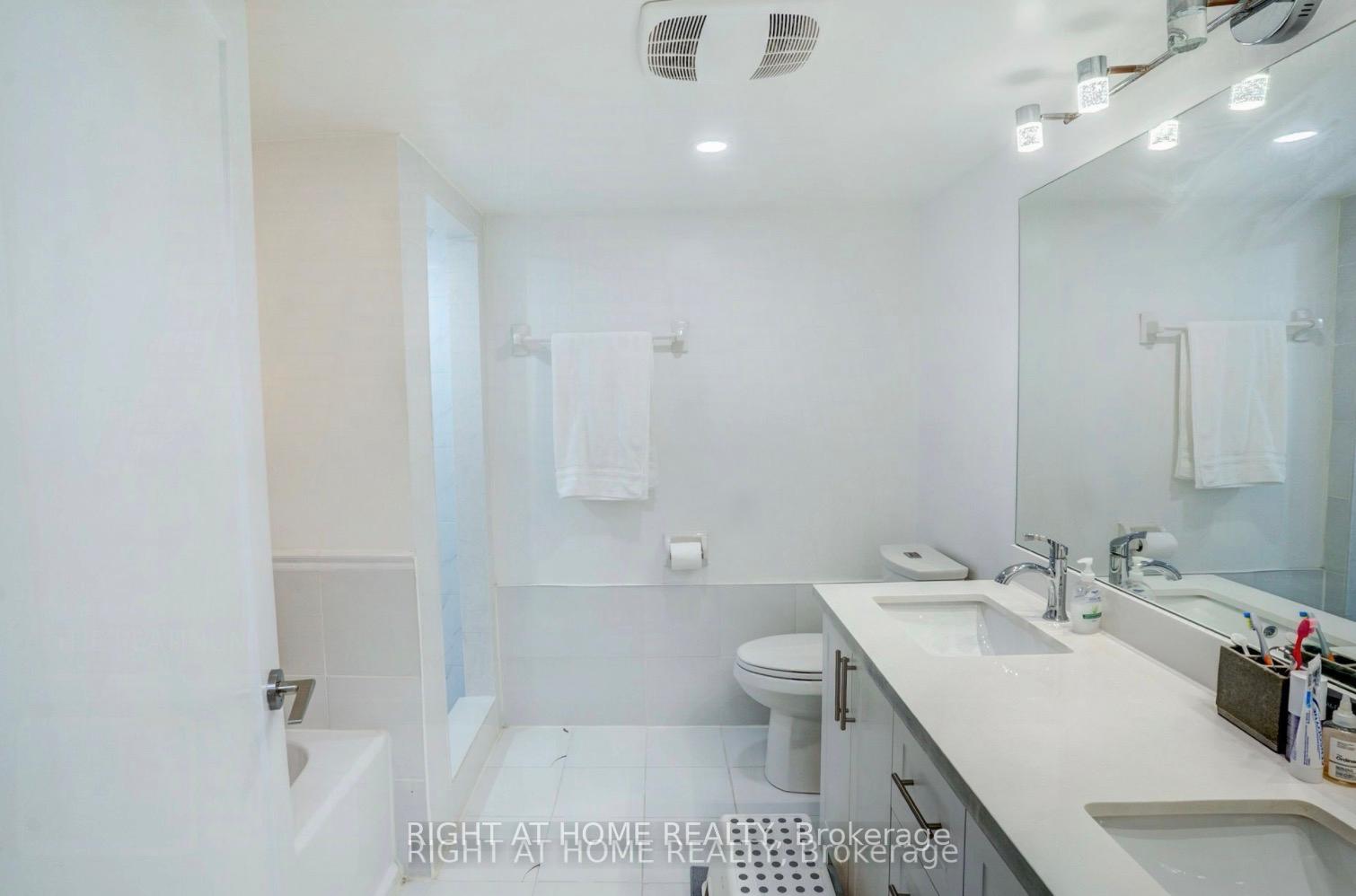 Photo 7 of Unit 201, 350 Webb Drive, Mississauga, City Centre — HOMEH
