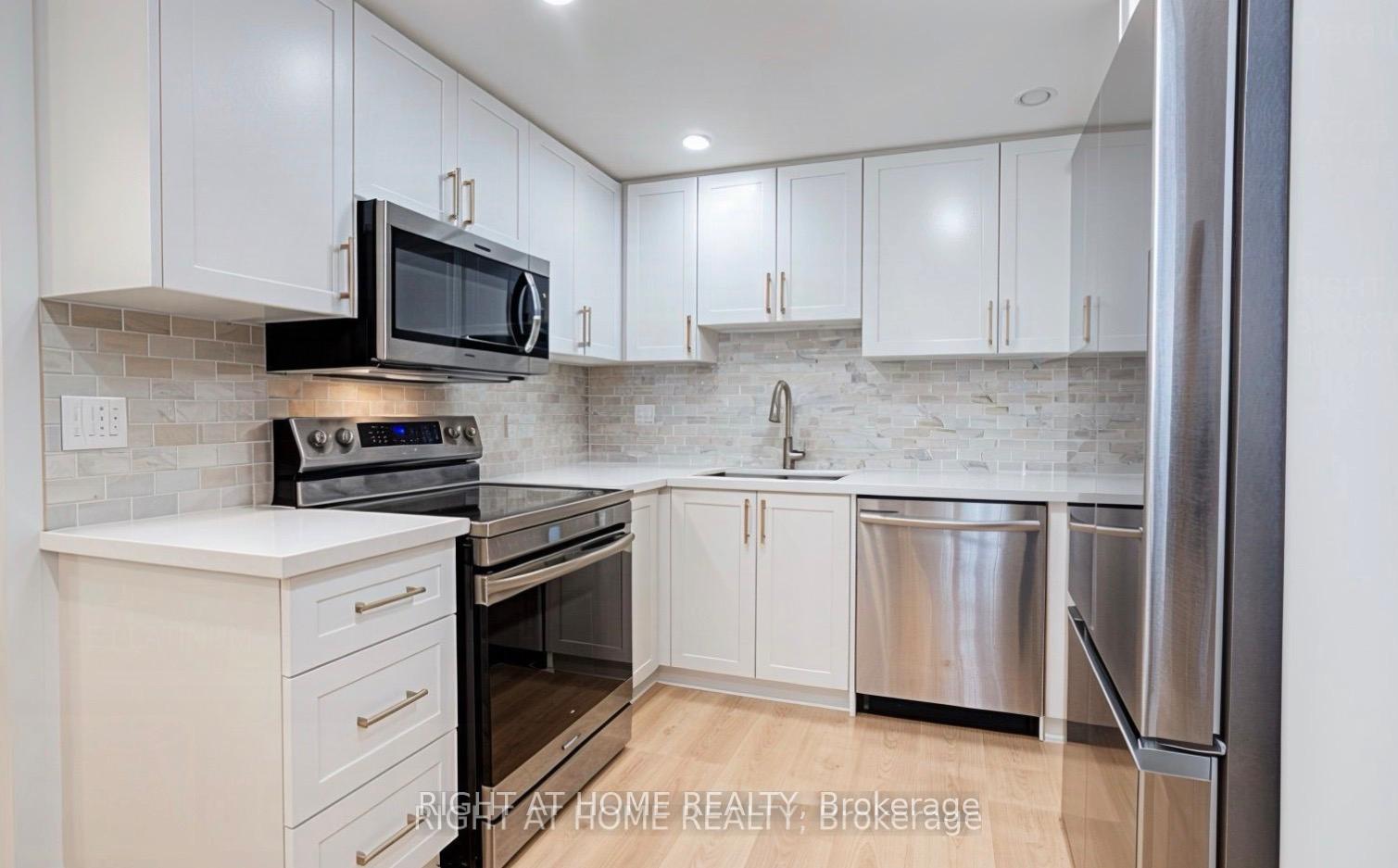 Photo 10 of Unit 201, 350 Webb Drive, Mississauga, City Centre — HOMEH