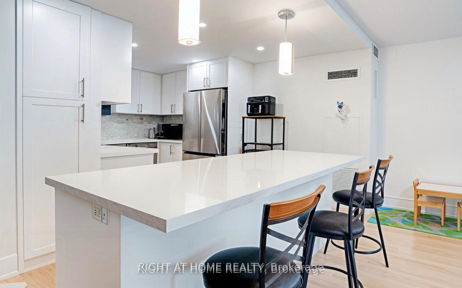 Photo 11 of Unit 201, 350 Webb Drive, Mississauga, City Centre — HOMEH