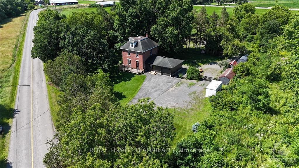 Photo 3 of 3296 Steeple Hill Crescent, Ottawa, South of Fallowfield Road — HOMEH