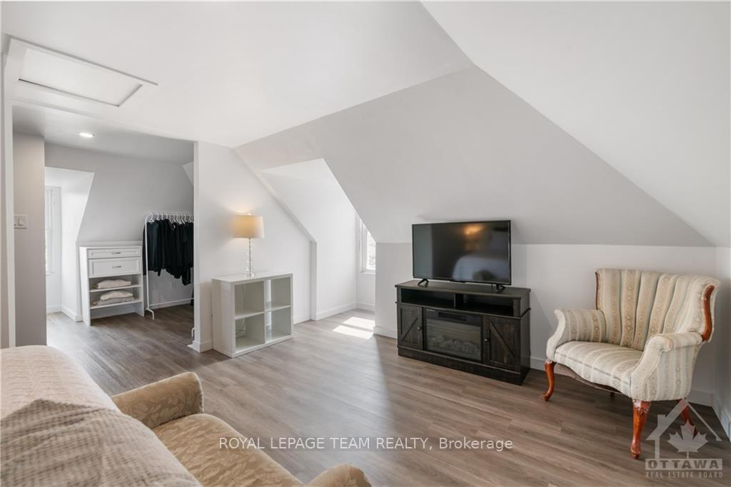 Photo 14 of 3296 Steeple Hill Crescent, Ottawa, South of Fallowfield Road — HOMEH